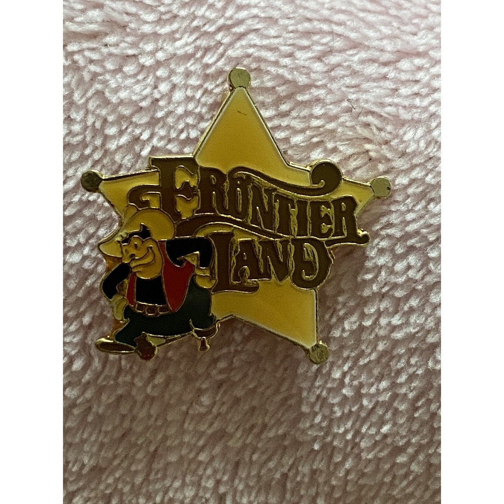 DISNEYLAND / FRONTIER LAND  lapel Brooch SHERIFF Star PETE 30th Anniversary VNTG